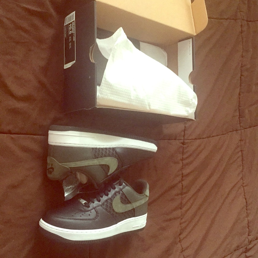 Men’s Air Force 1 low premium NIB